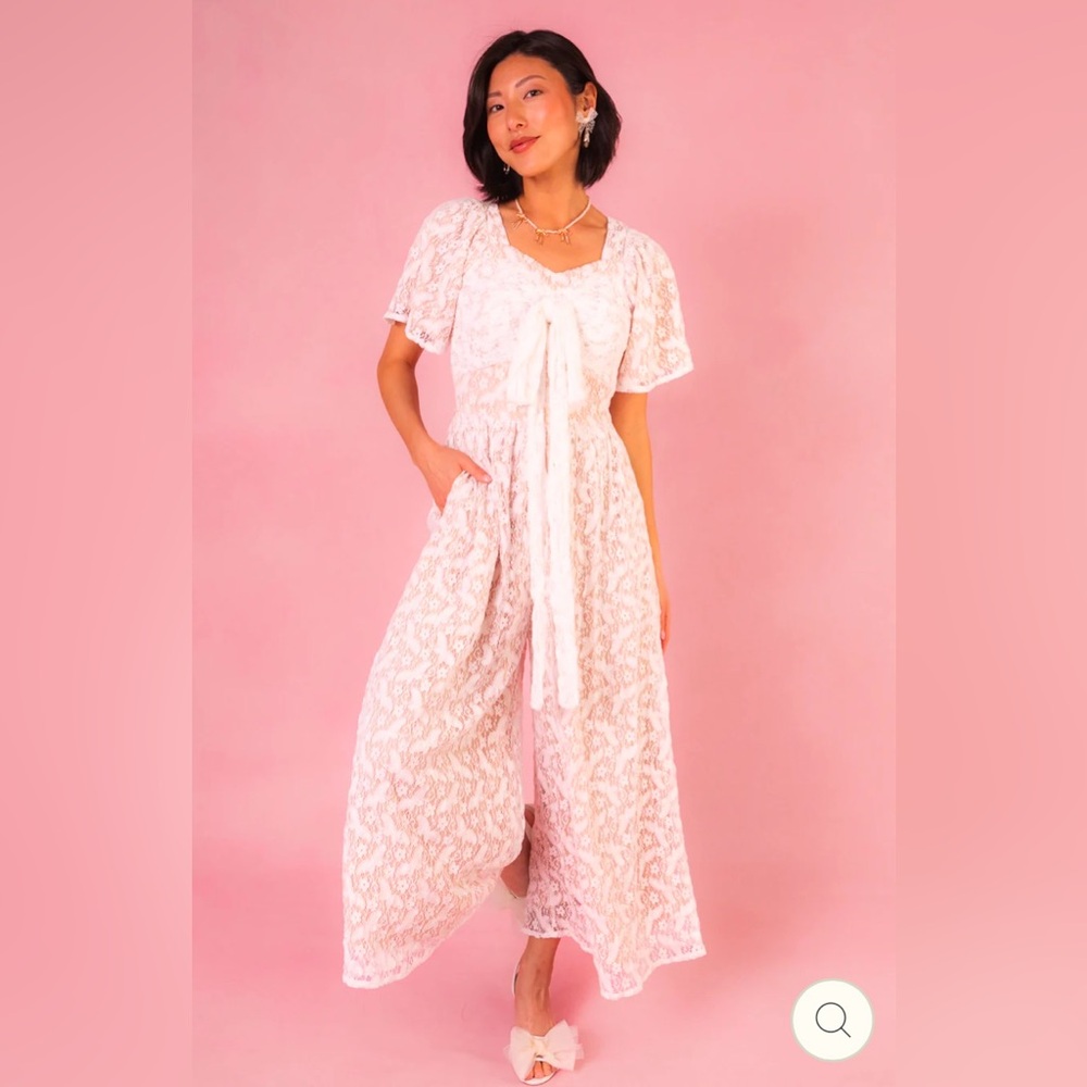 NWT: Plus Size White Lace Jumpsuit- 4XL